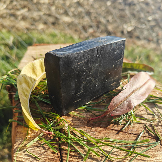 Săpun cu Cărbune Activ și Ulei de Tea Tree